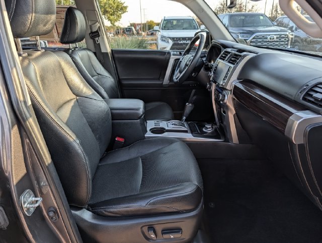 Used 2022 Toyota 4Runner Limited AWD/4WD image 34