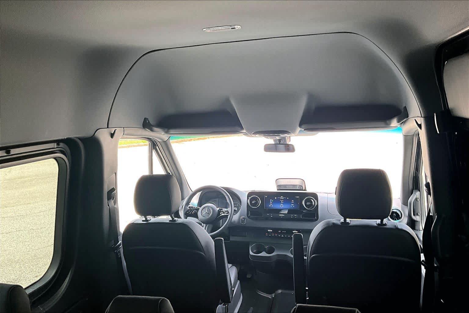 Used 2025 Mercedes-Benz Sprinter 2500 image 42