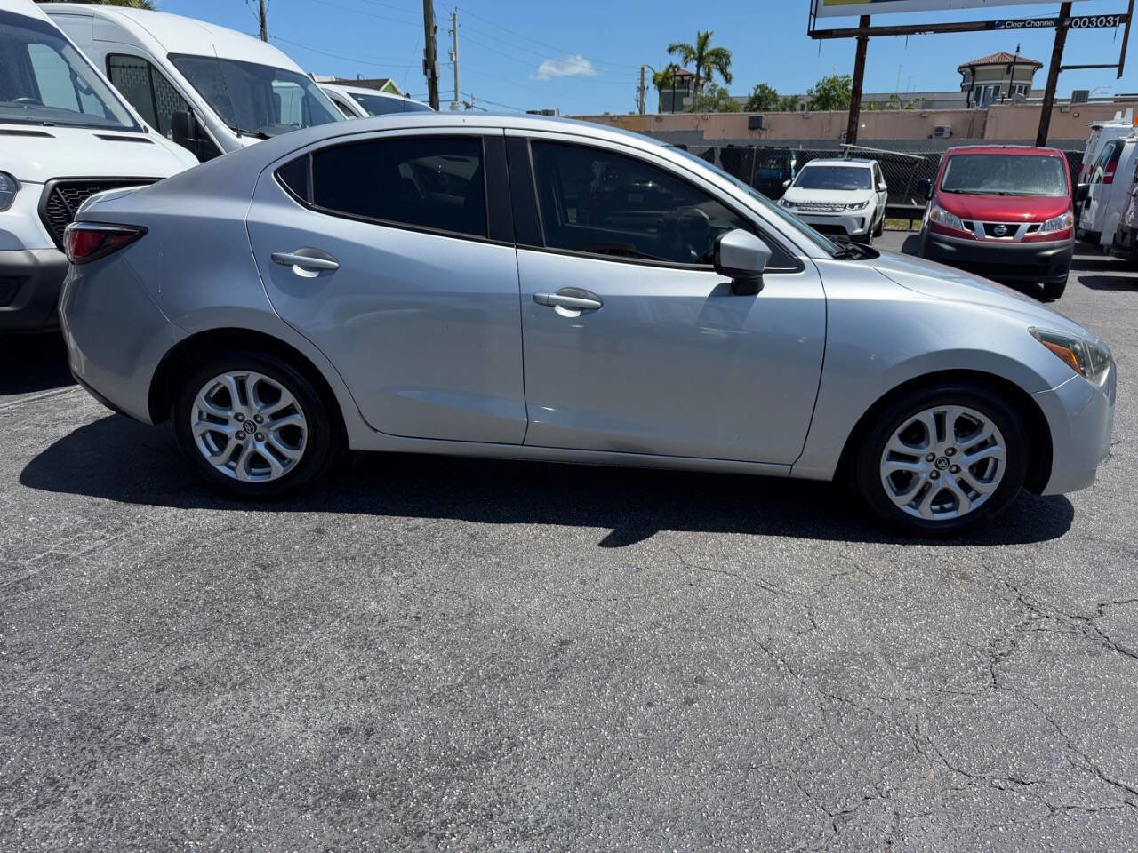 Used 2018 Toyota Yaris iA FWD image 6