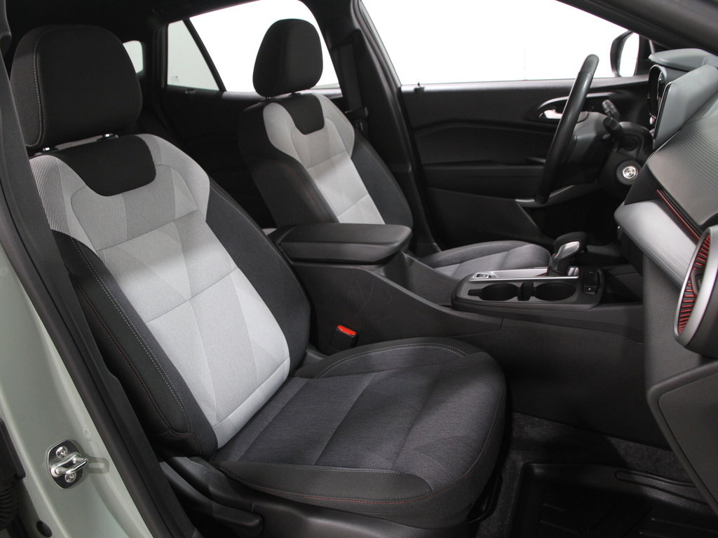 Certified 2024 Chevrolet Trax RS w/ Driver Confidence Package image 16
