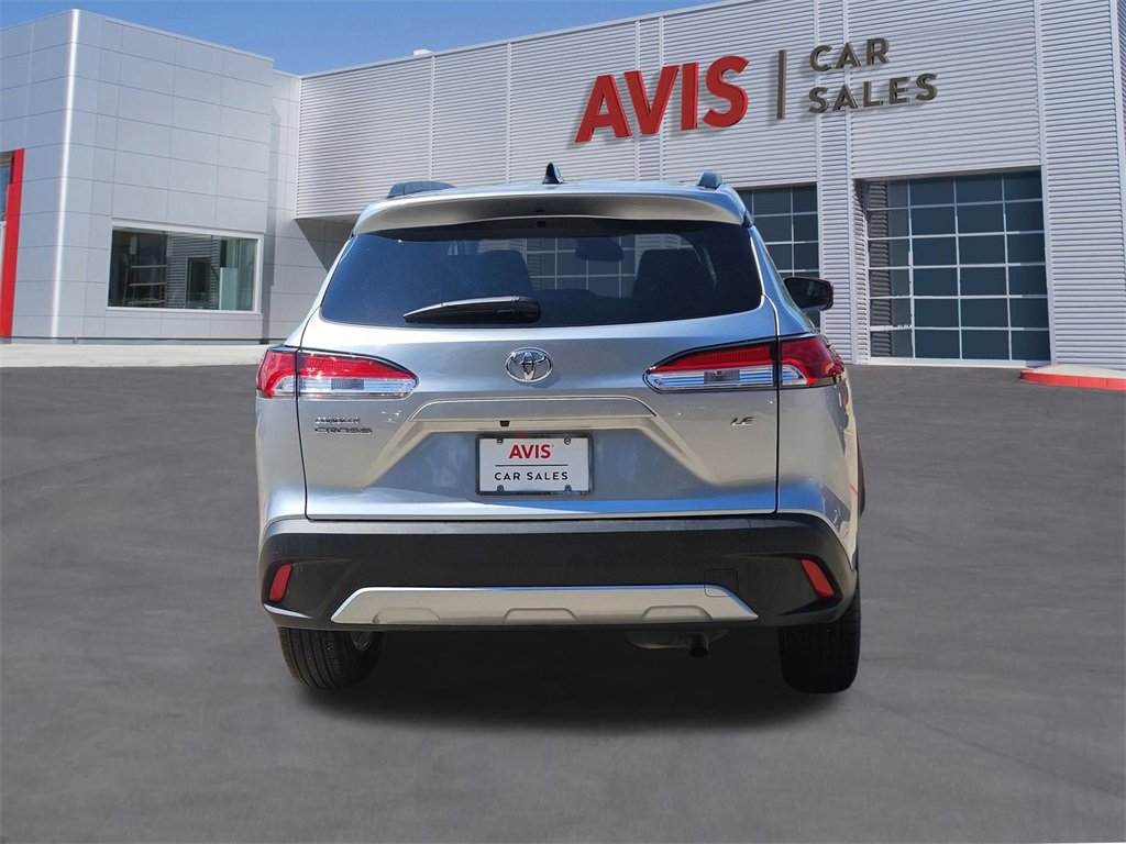 Used 2025 Toyota Corolla Cross LE image 7