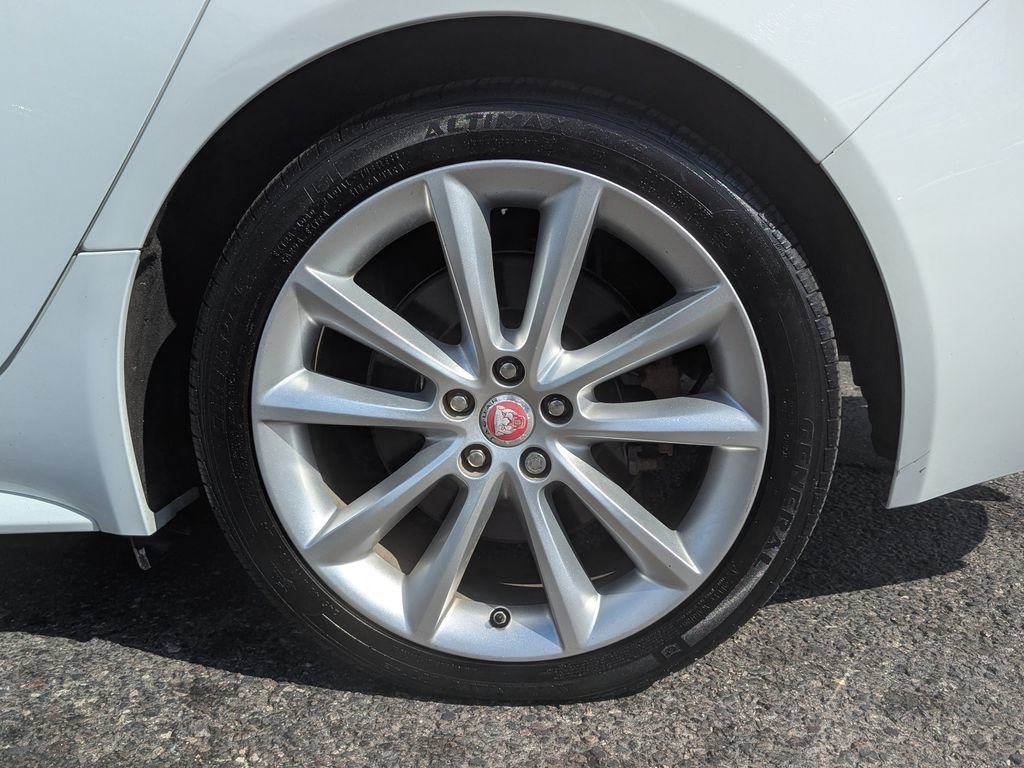 Used 2016 Jaguar XF R-Sport AWD/4WD image 57