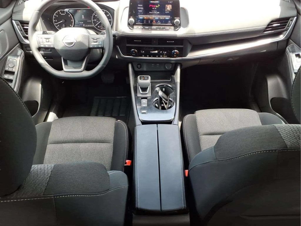 Used 2026 Nissan Rogue SV FWD image 9