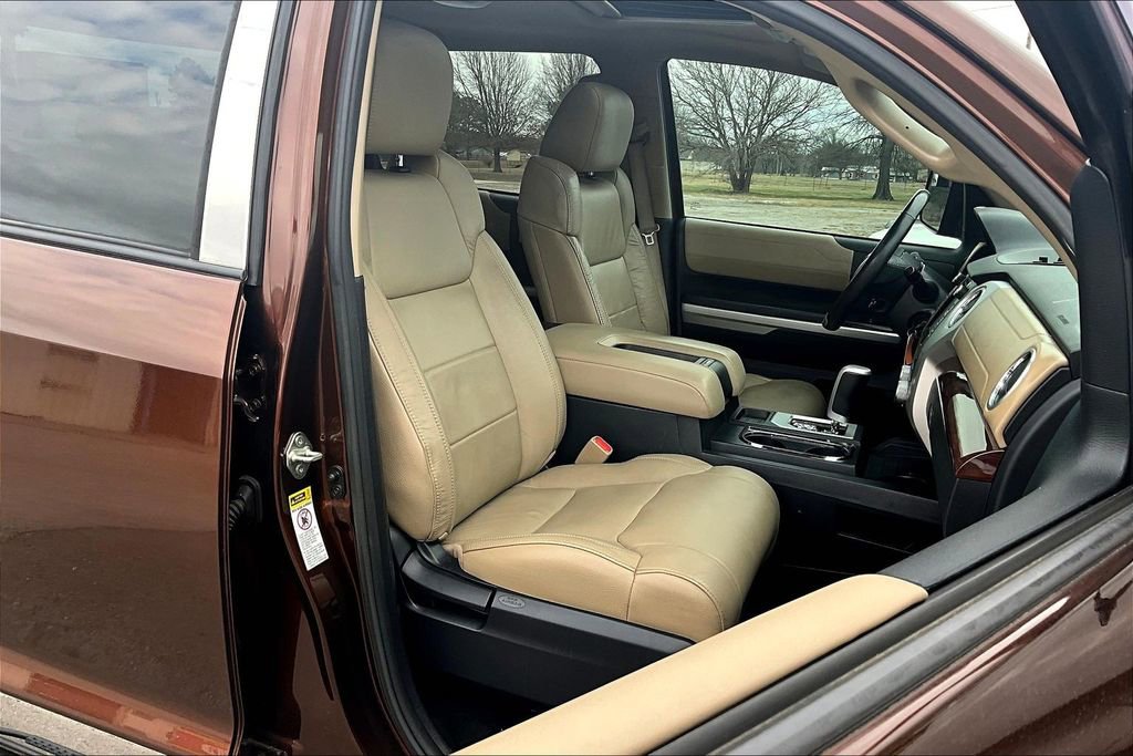 Used 2016 Toyota Tundra Limited w/ Limited Premium Package RWD image 7