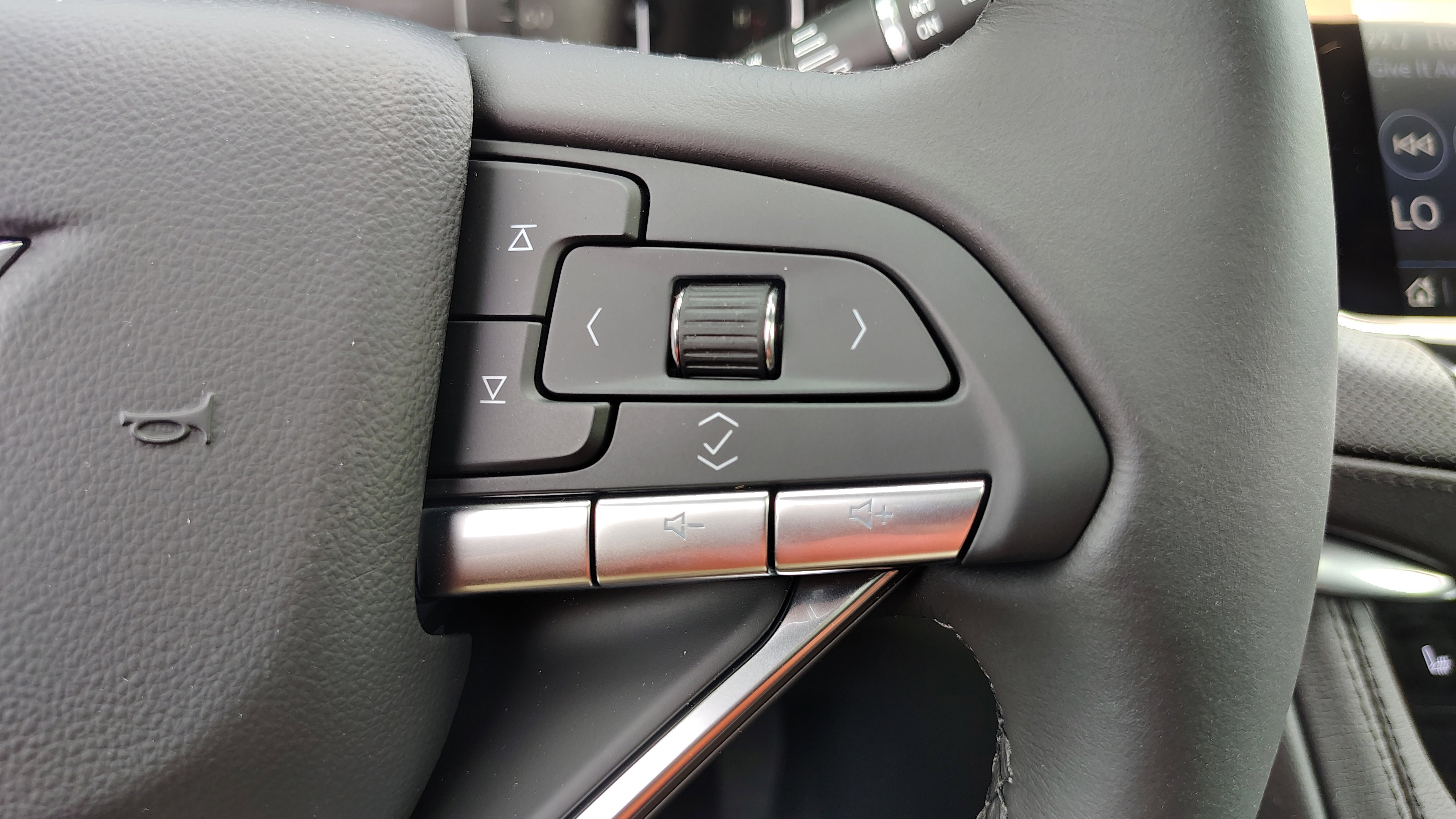 New 2025 Cadillac XT6 Luxury image 21