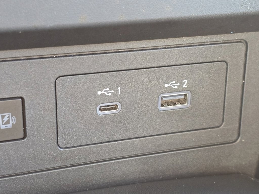 Used 2024 Nissan Armada SV image 8