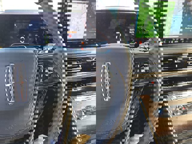 Used 2025 Lincoln Aviator Reserve w/ Equipment Group 201A image 23