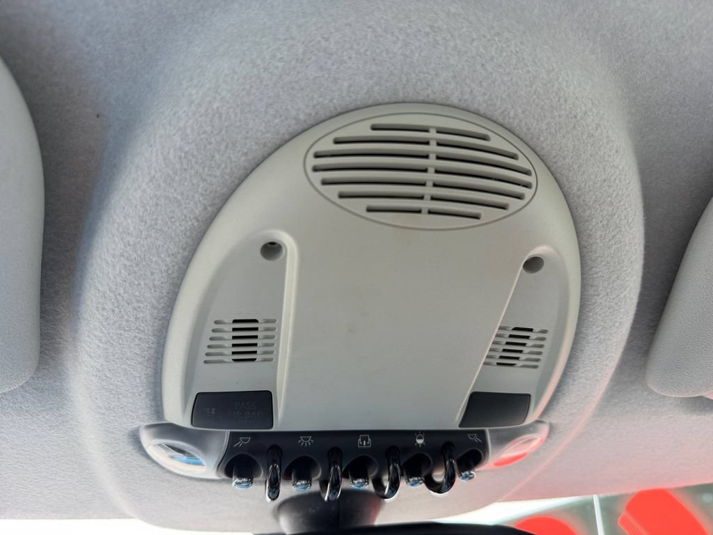 Used 2010 MINI Cooper Clubman Hardtop FWD image 23