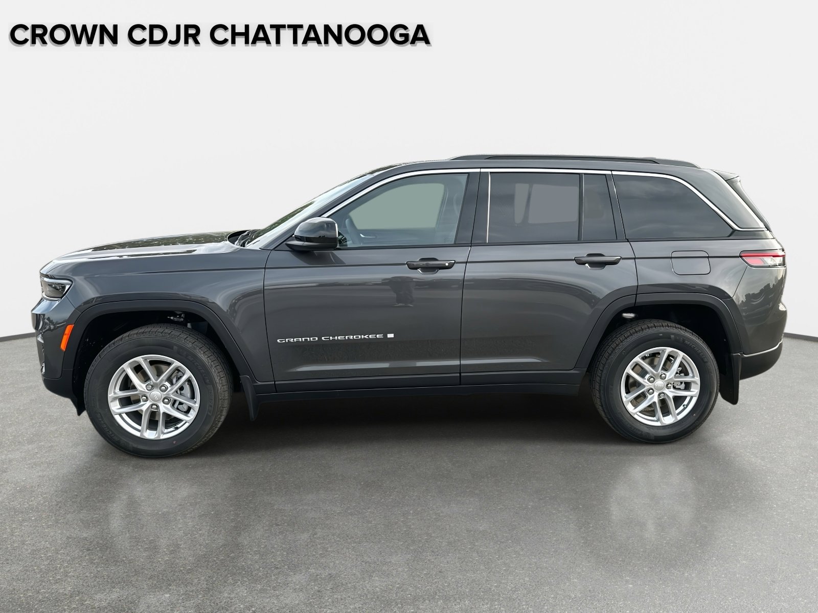 New 2025 Jeep Grand Cherokee Laredo X w/ Luxury Tech Group I AWD/4WD image 7