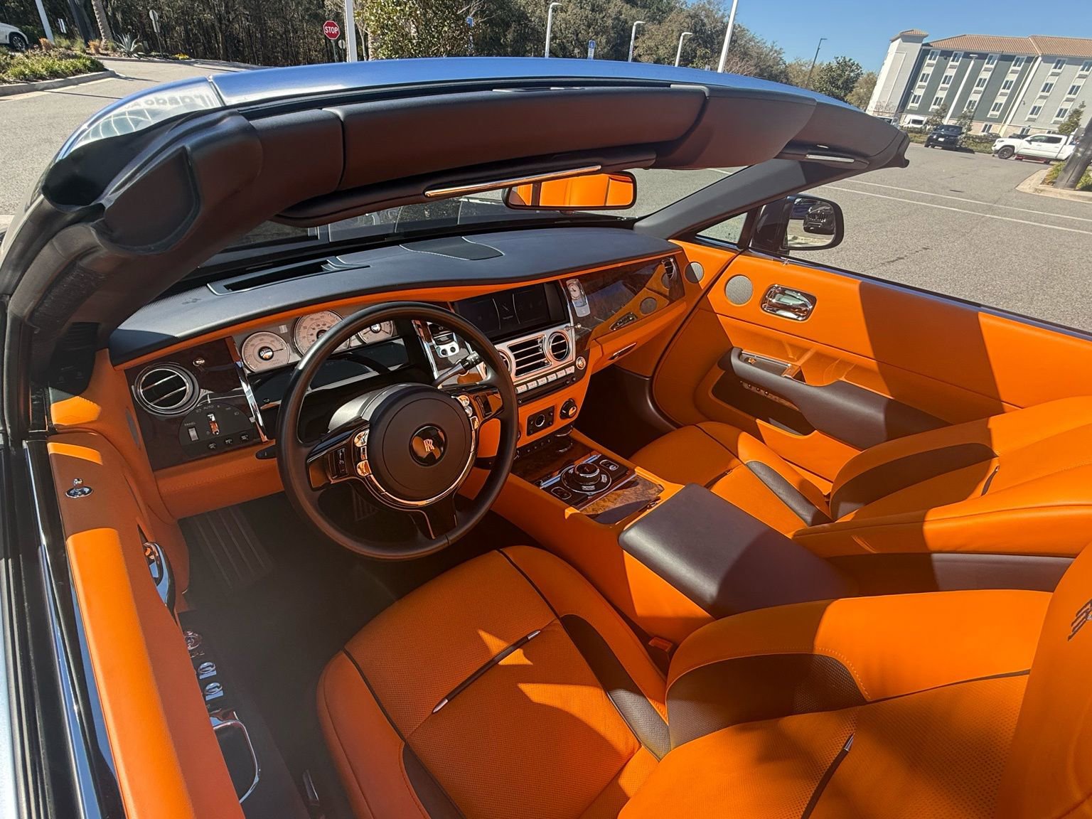 Used 2018 Rolls-Royce Dawn image 51