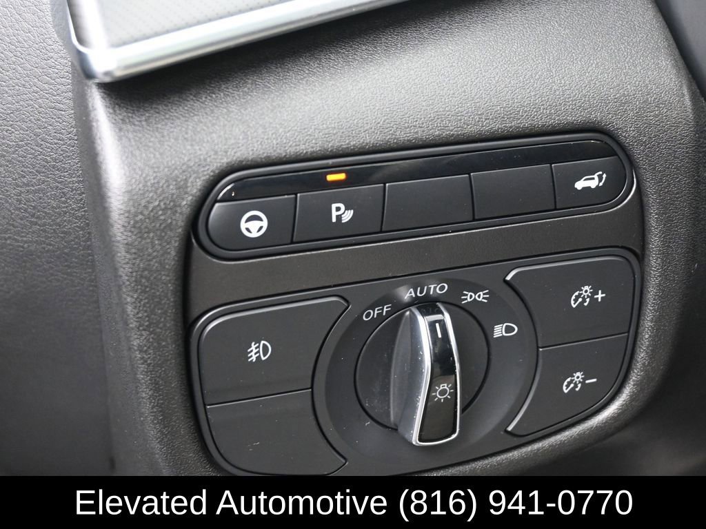 Used 2025 INFINITI QX55 Luxe w/ Cargo Package image 14