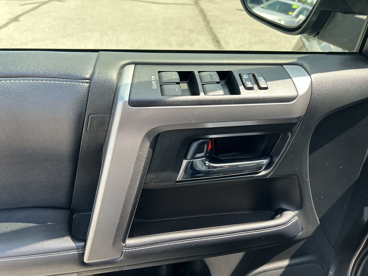 Used 2019 Toyota 4Runner SR5 Premium AWD/4WD image 19