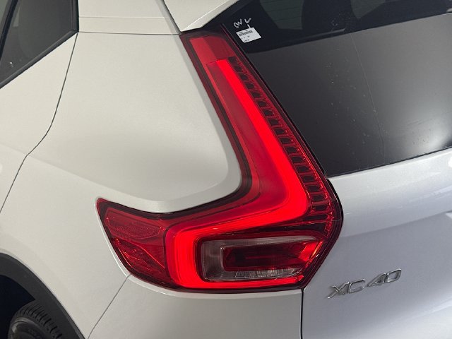 Used 2026 Volvo XC40 B5 Plus AWD/4WD image 35