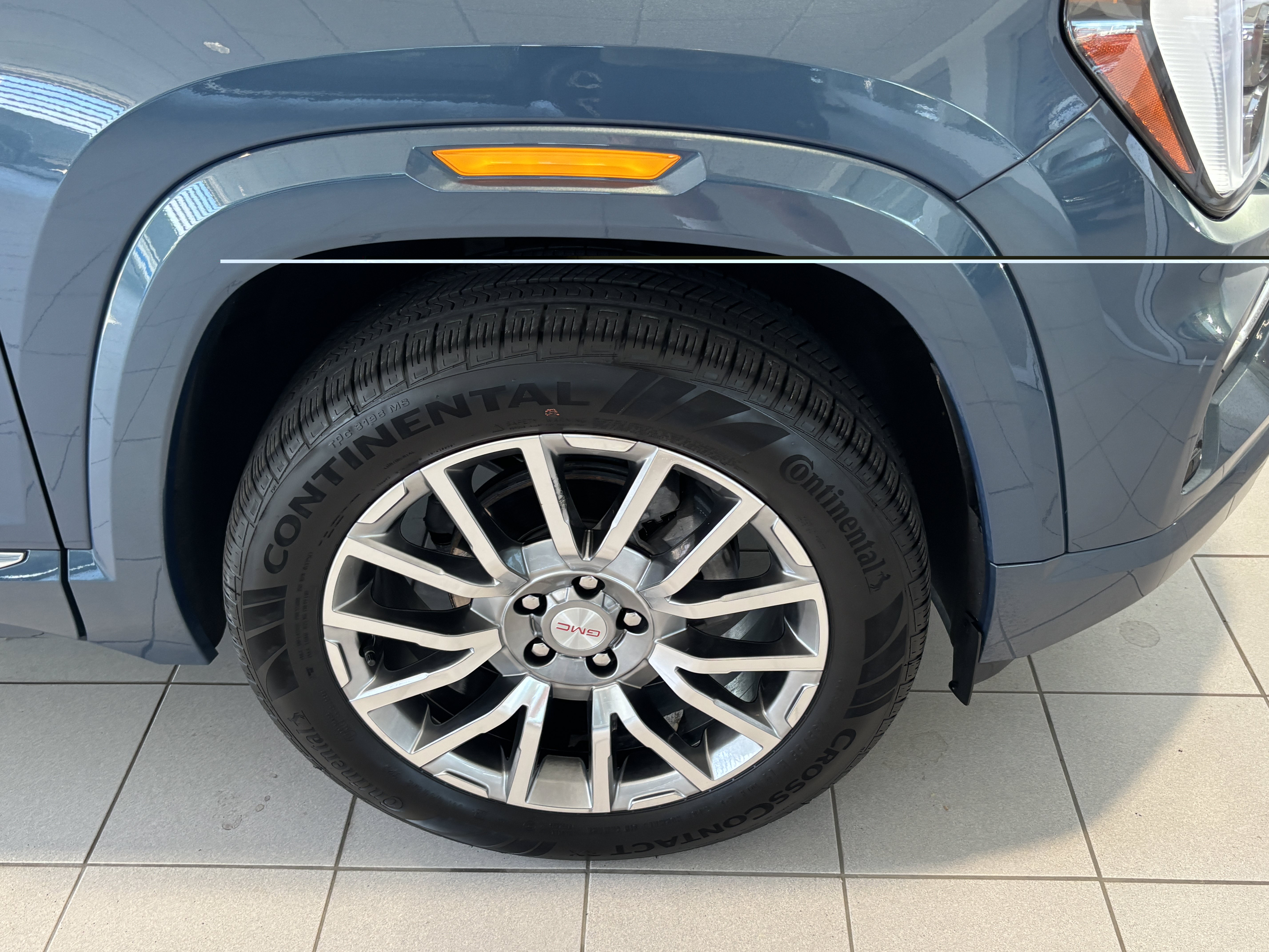 Used 2026 GMC Terrain Denali AWD/4WD image 3
