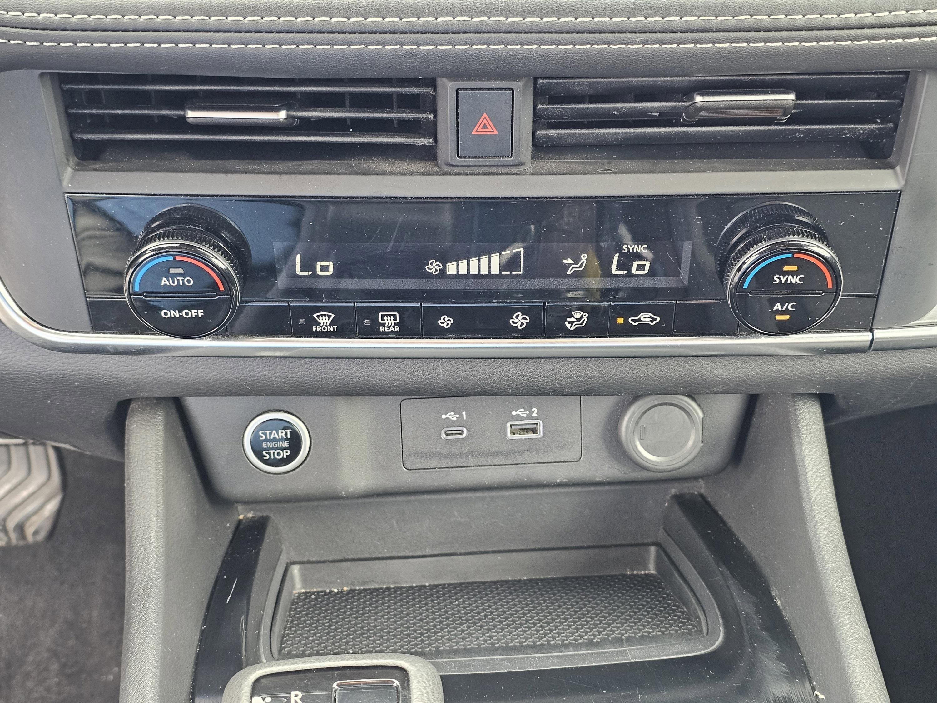 Used 2023 Nissan Rogue SV image 29