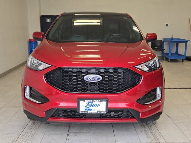 Used 2022 Ford Edge ST-Line w/ Class II Trailer Tow Package image 2