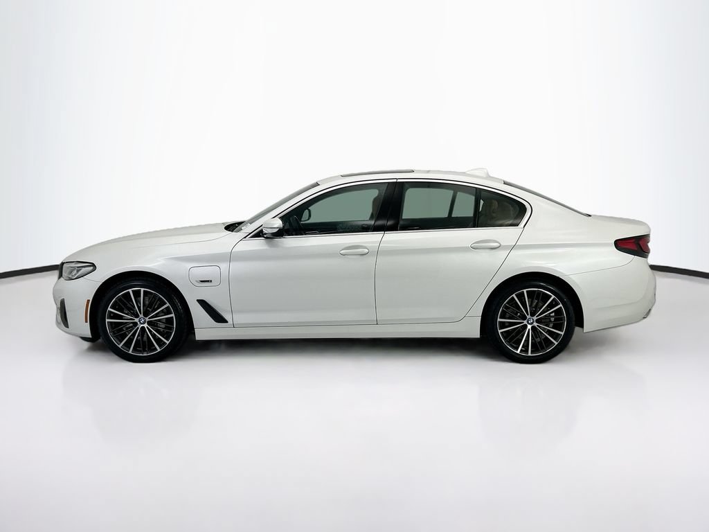 Certified 2023 BMW 530e w/ Premium Package RWD image 8