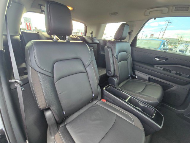 Used 2024 Nissan Pathfinder SL w/ SL Premium Package image 16