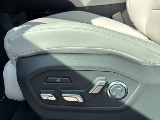 New 2026 Hyundai Santa Fe Calligraphy FWD image 13