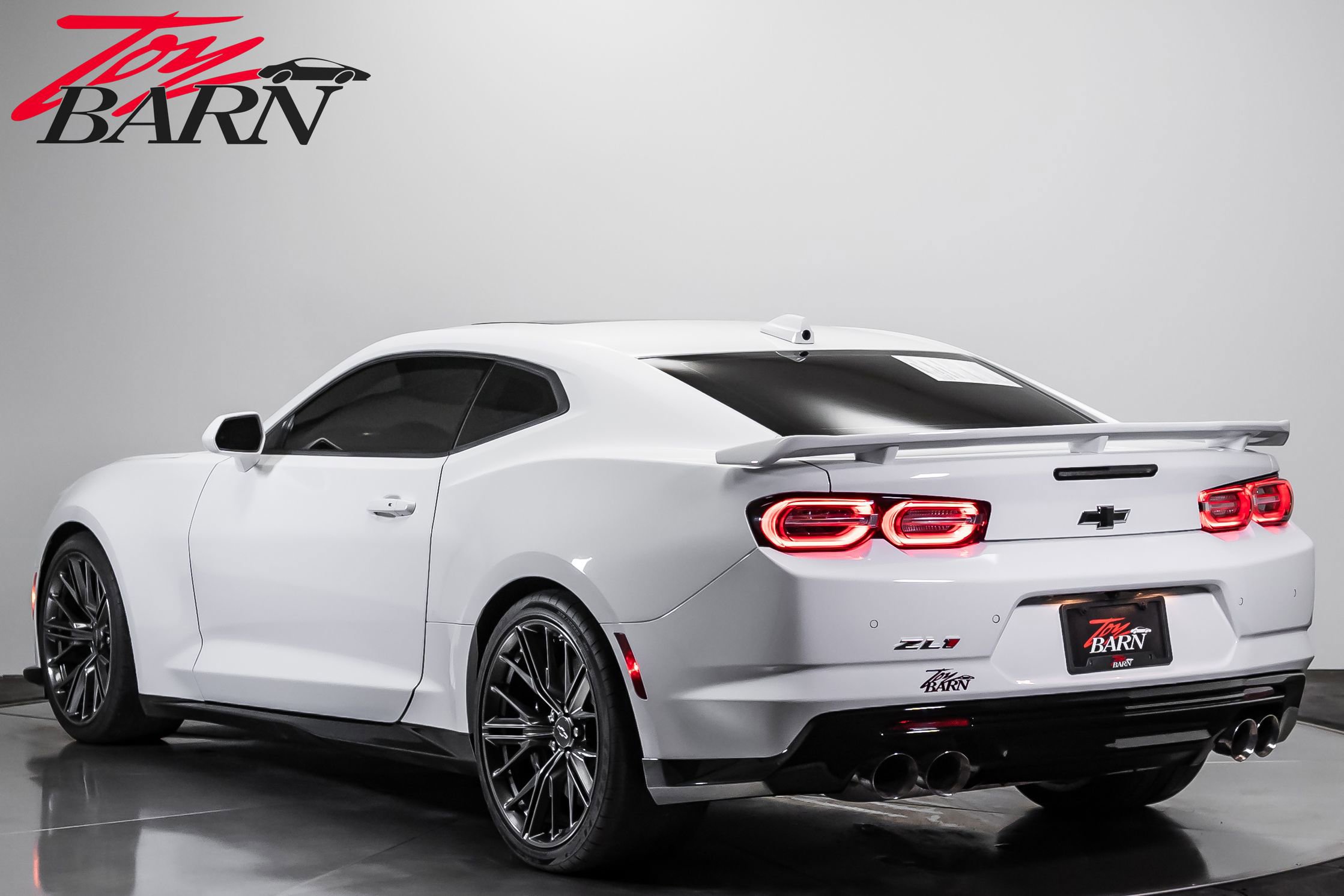 Used 2020 Chevrolet Camaro ZL1 RWD image 3