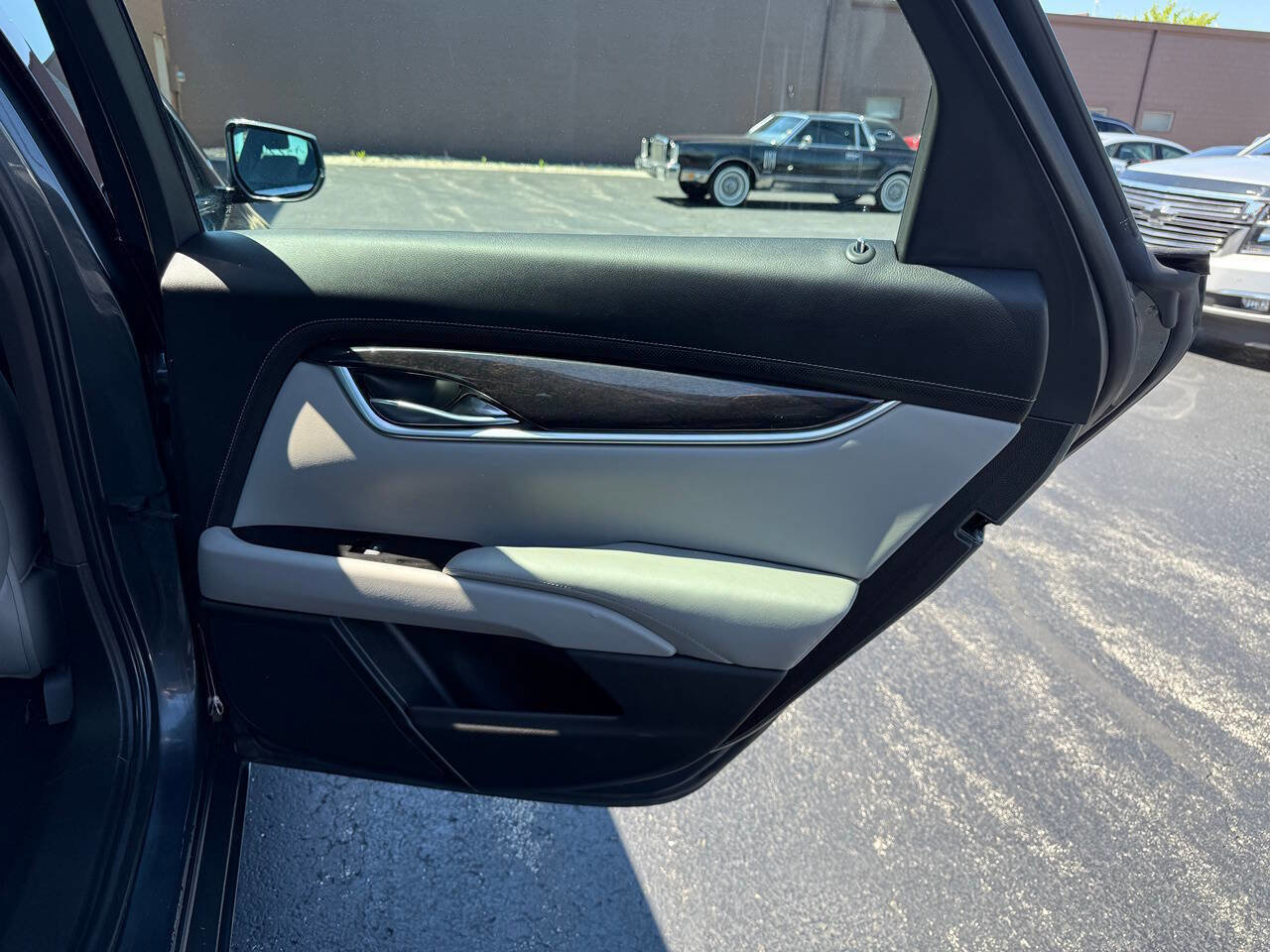 Used 2017 Cadillac XTS Luxury w/ Driver Awareness Package image 23