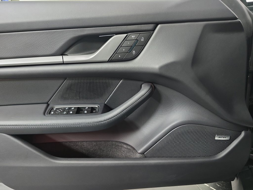 New 2026 Porsche Taycan RWD image 22