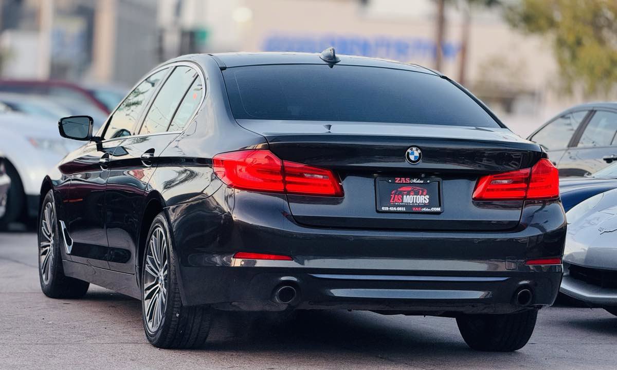 Used 2018 BMW 530i w/ Premium Package image 7