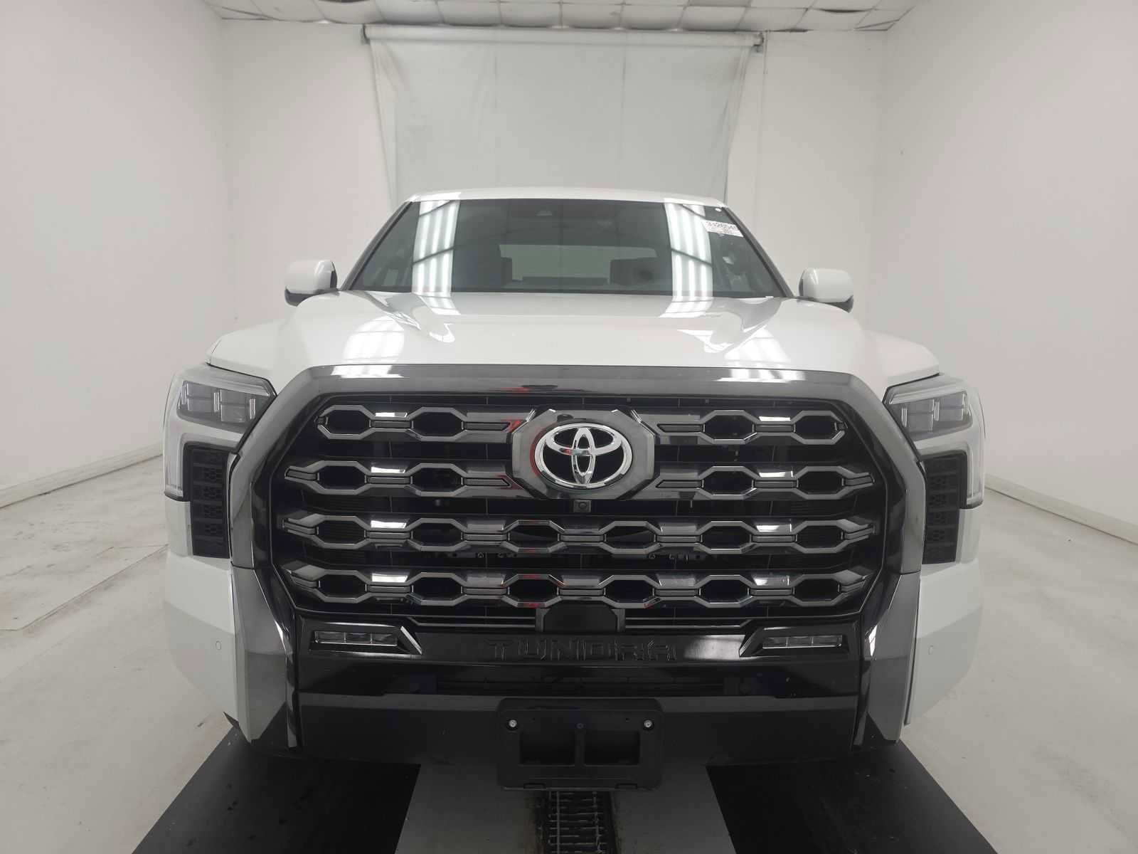 Used 2026 Toyota Tundra Platinum AWD/4WD image 2