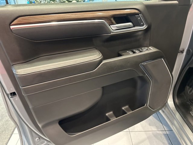 Used 2025 Chevrolet Silverado 1500 LT image 9