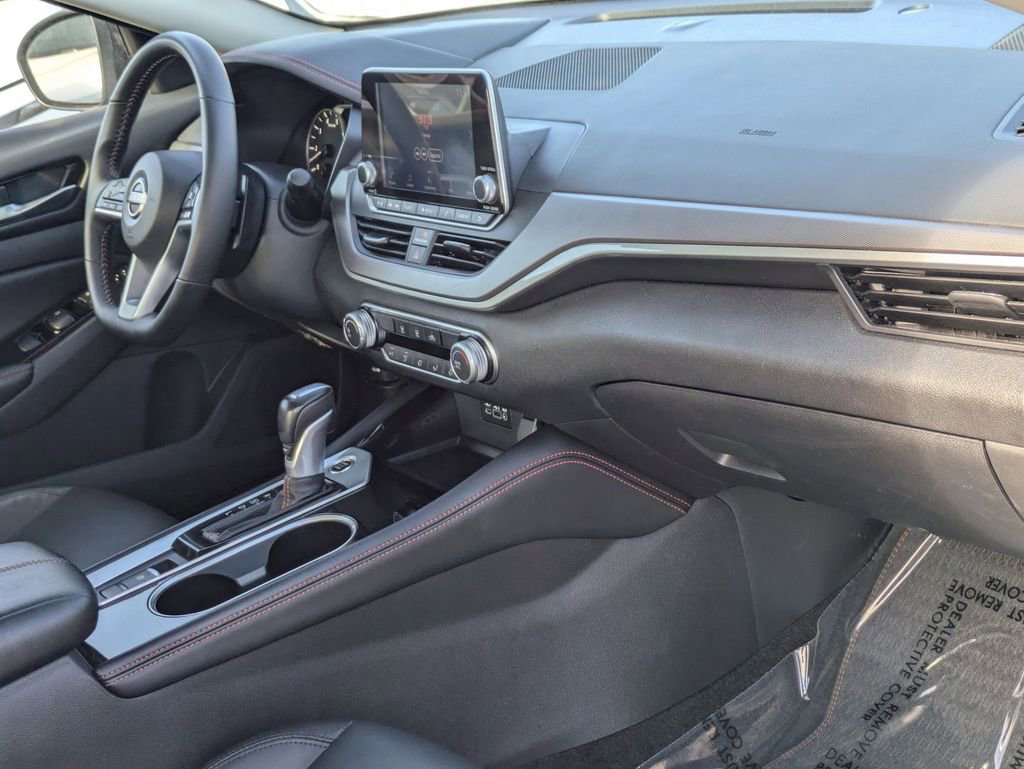Used 2025 Nissan Altima 2.5 SR image 31