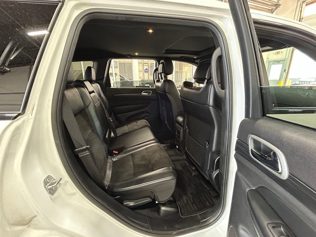 Used 2019 Jeep Grand Cherokee Altitude AWD/4WD image 45