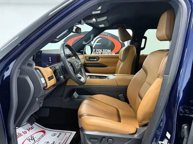 Used 2025 Nissan Armada SL image 11