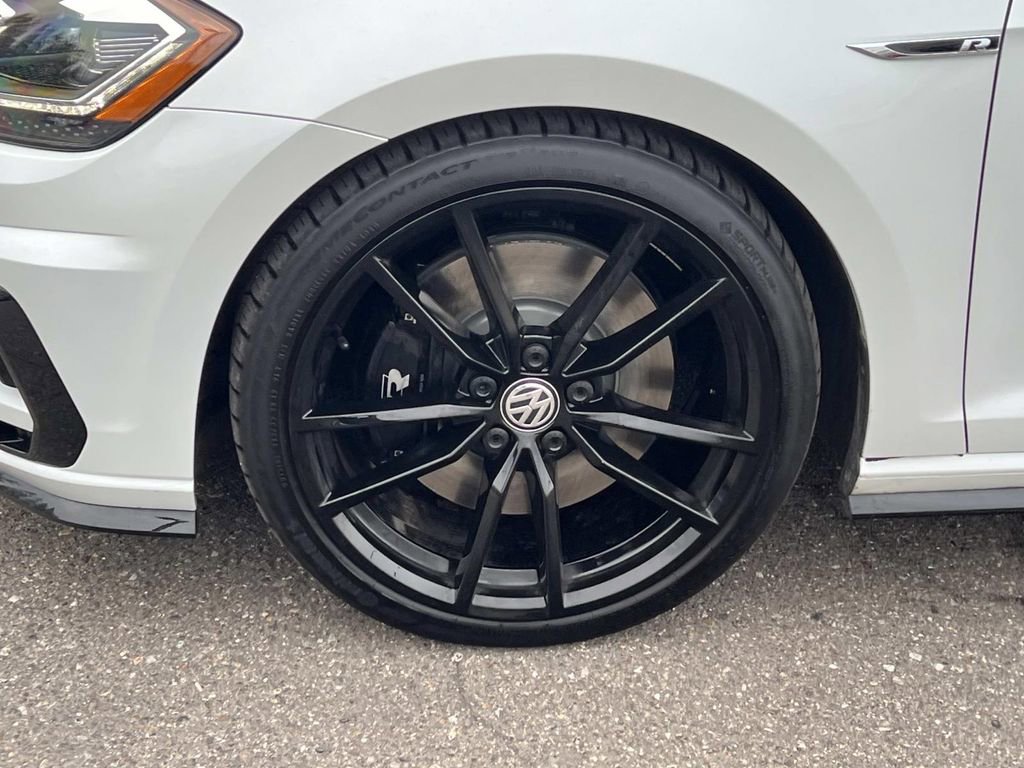 Used 2019 Volkswagen Golf R 4-Door image 25