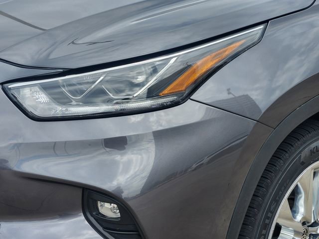Used 2023 Toyota Highlander Limited FWD image 9