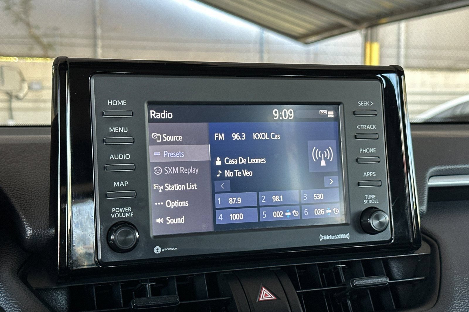 Used 2022 Toyota RAV4 LE AWD/4WD image 19