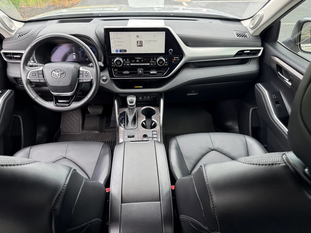 Used 2023 Toyota Highlander Platinum AWD/4WD image 37