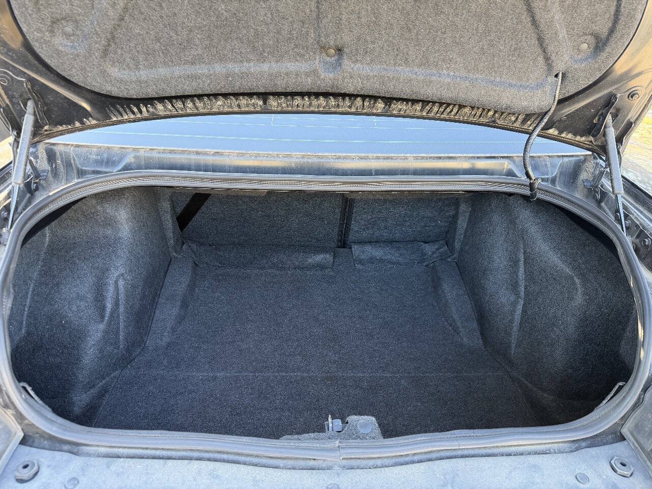 Used 2015 Dodge Challenger SXT Plus RWD image 15