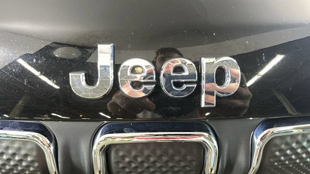 Used 2022 Jeep Compass Latitude FWD image 8