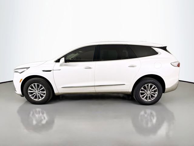 Used 2024 Buick Enclave Essence image 4