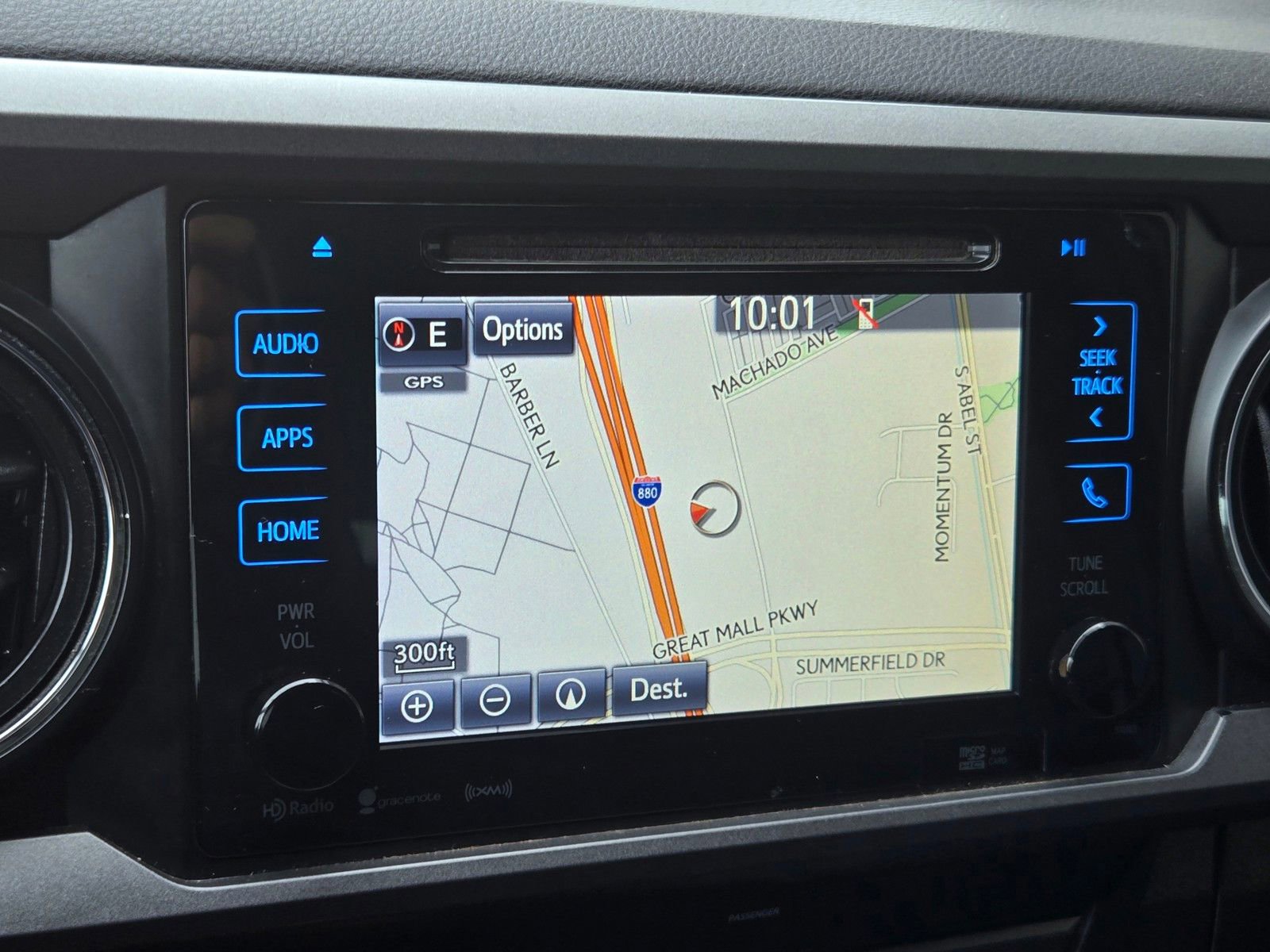 Used 2017 Toyota Tacoma TRD Sport image 15