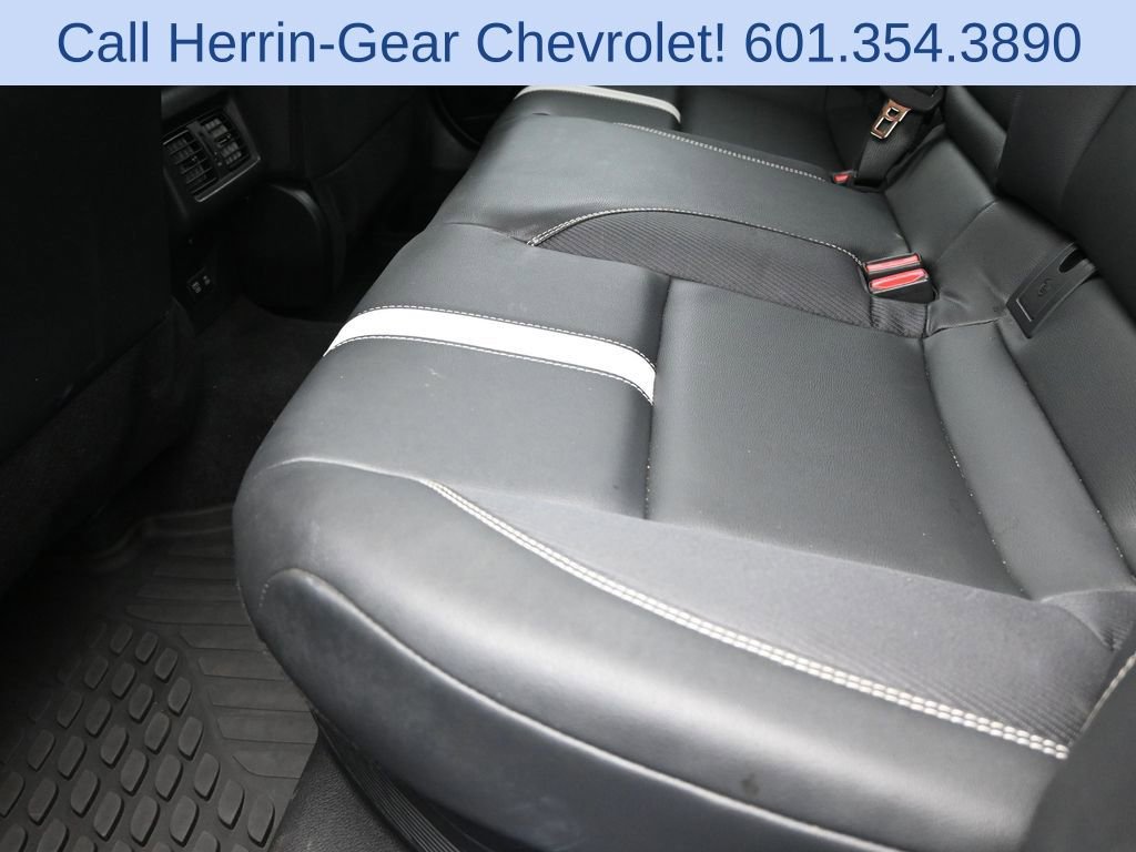 Used 2025 Toyota Camry SE image 16