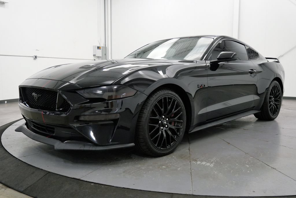 Used 2022 Ford Mustang GT Premium w/ GT Performance Package RWD image 3