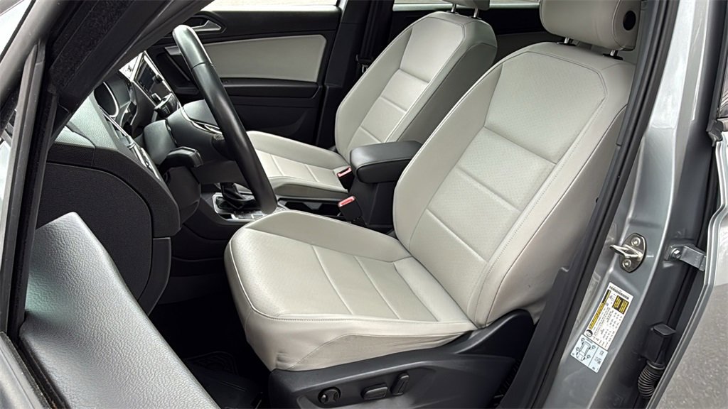 Used 2021 Volkswagen Tiguan SE R-Line image 24