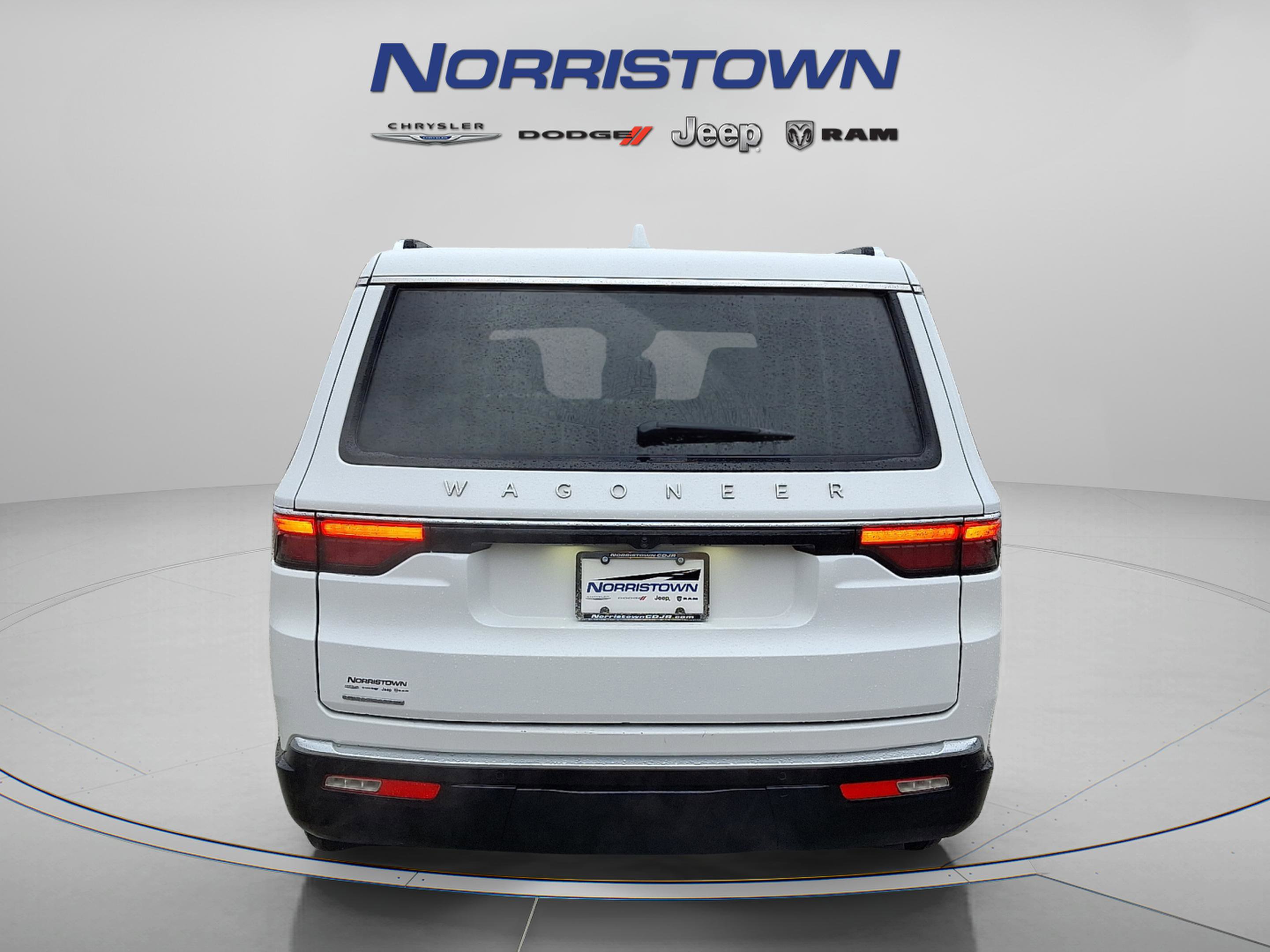 Used 2023 Jeep Wagoneer Series I 4x4 w/ Convenience Group I image 5