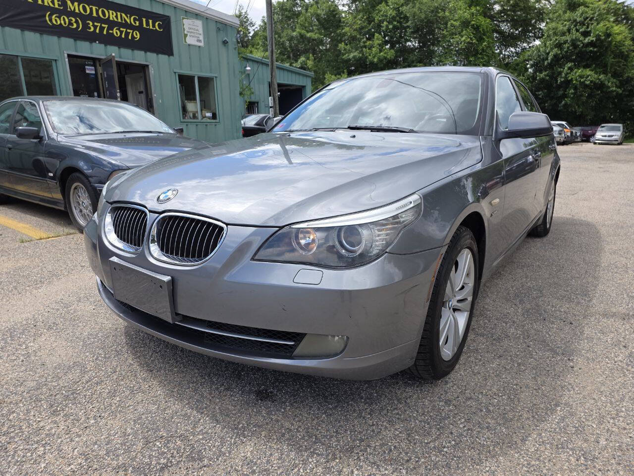 Used 2010 BMW 528i xDrive Sedan AWD/4WD image 4