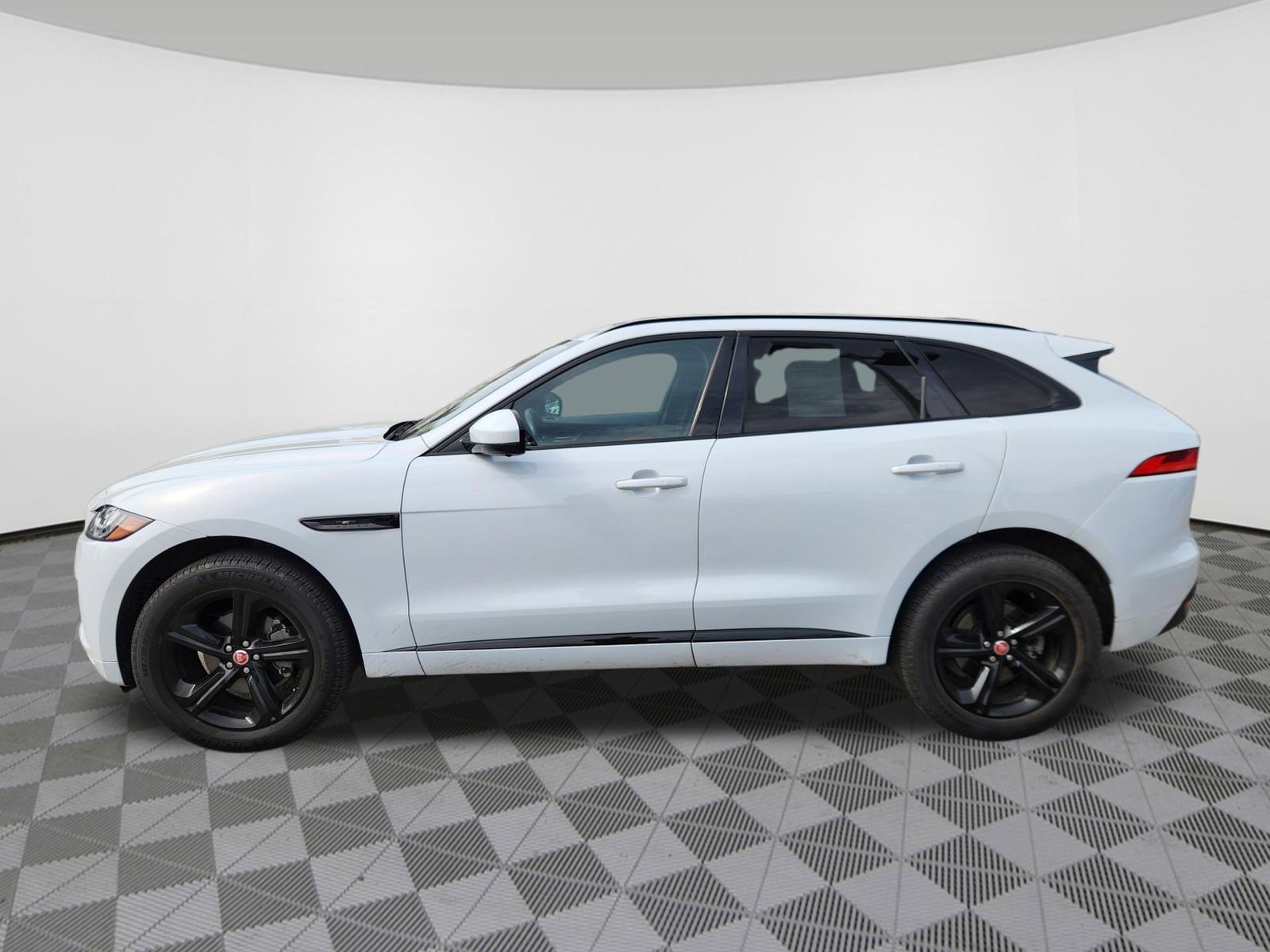 Used 2020 Jaguar F-PACE Checkered Flag image 5