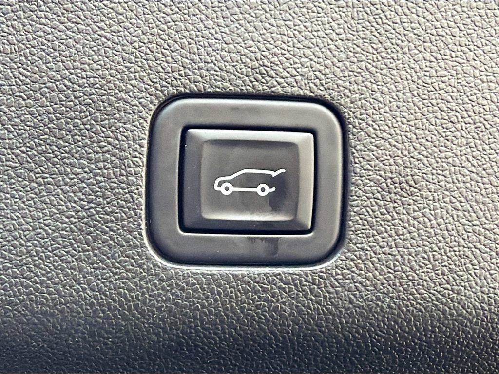 Used 2024 Chevrolet Tahoe LT image 14