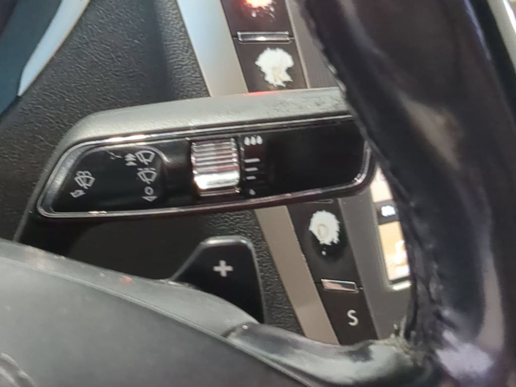 Used 2017 Lincoln MKZ Reserve FWD image 31