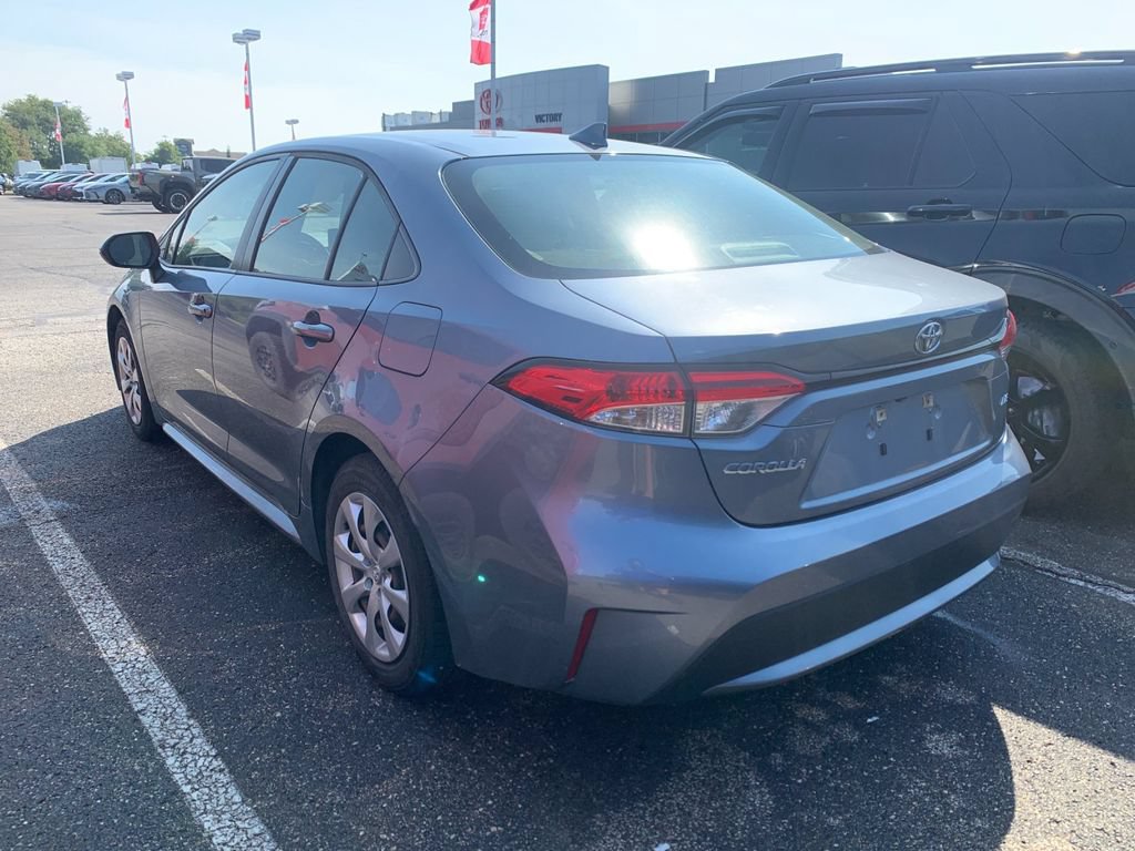 Used 2022 Toyota Corolla LE FWD image 4