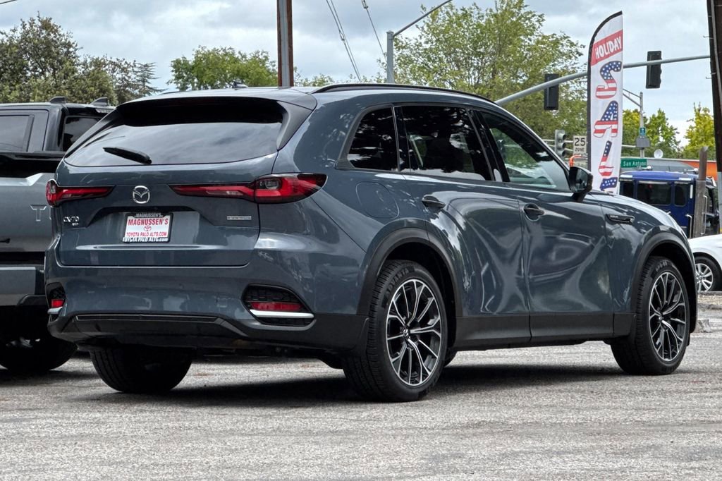 Used 2025 MAZDA CX-70 Plug-In Hybrid w/ Premium Plus AWD/4WD image 3